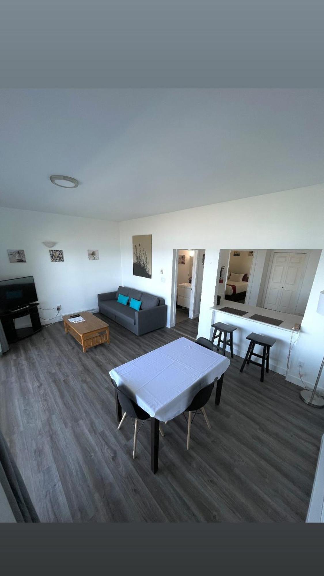 Sand Pebbles Inn Qualicum Beach Εξωτερικό φωτογραφία