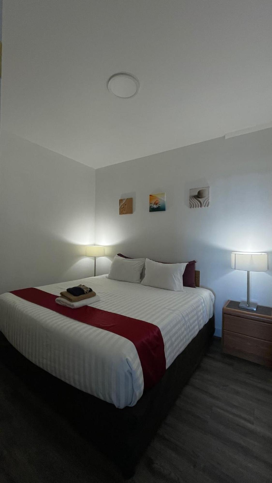 Sand Pebbles Inn Qualicum Beach Εξωτερικό φωτογραφία