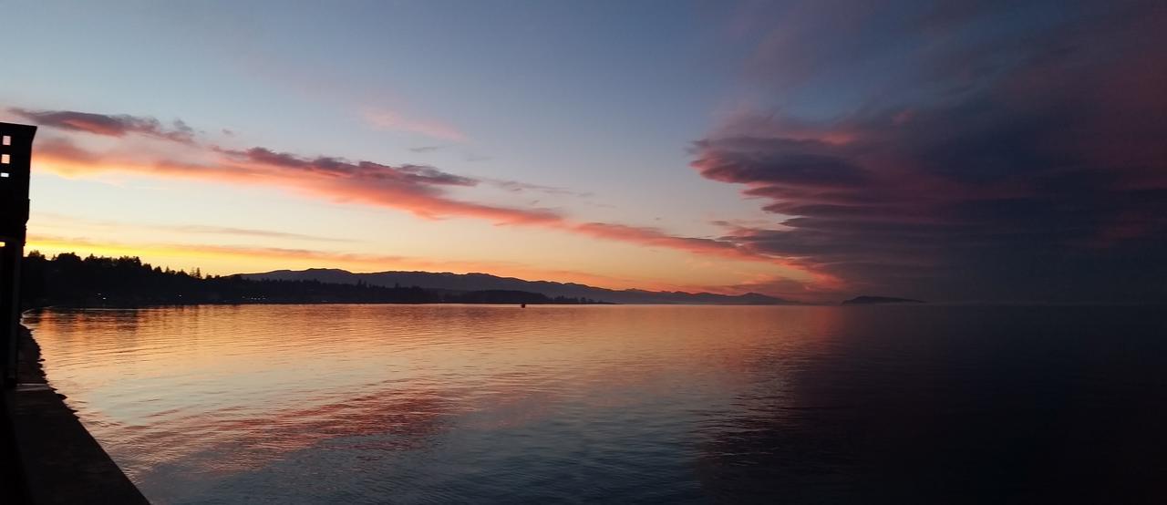 Sand Pebbles Inn Qualicum Beach Εξωτερικό φωτογραφία