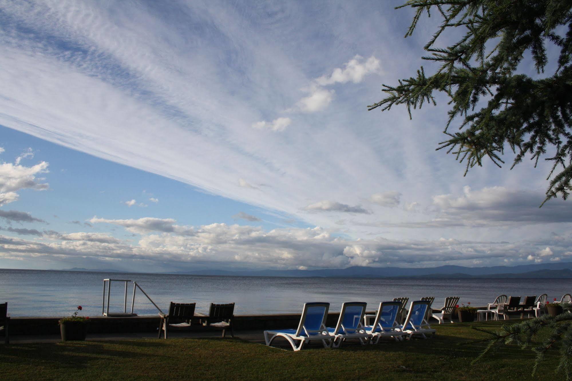 Sand Pebbles Inn Qualicum Beach Εξωτερικό φωτογραφία
