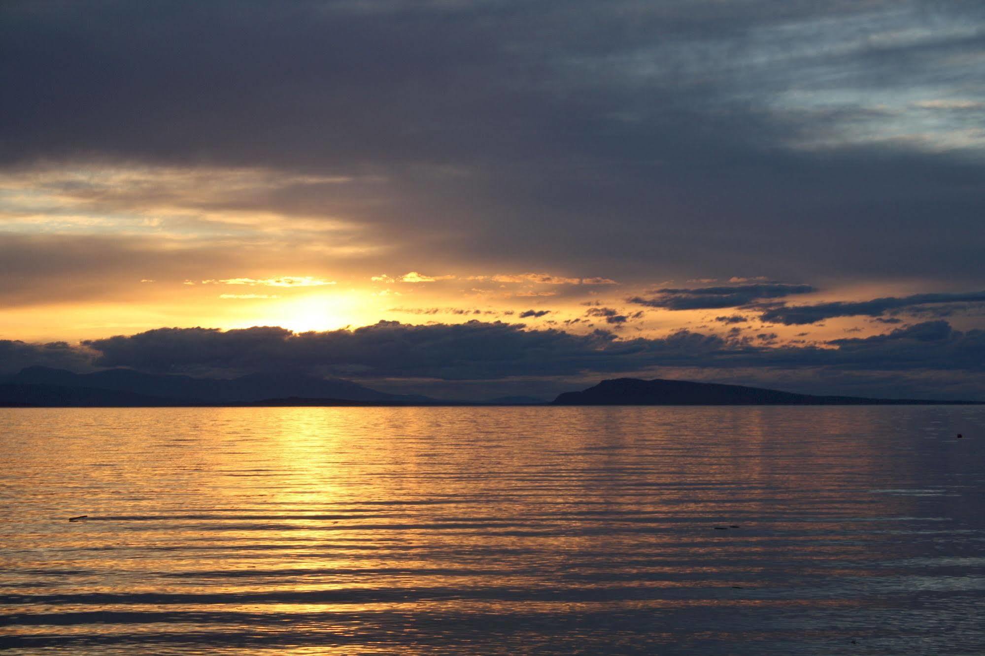 Sand Pebbles Inn Qualicum Beach Εξωτερικό φωτογραφία